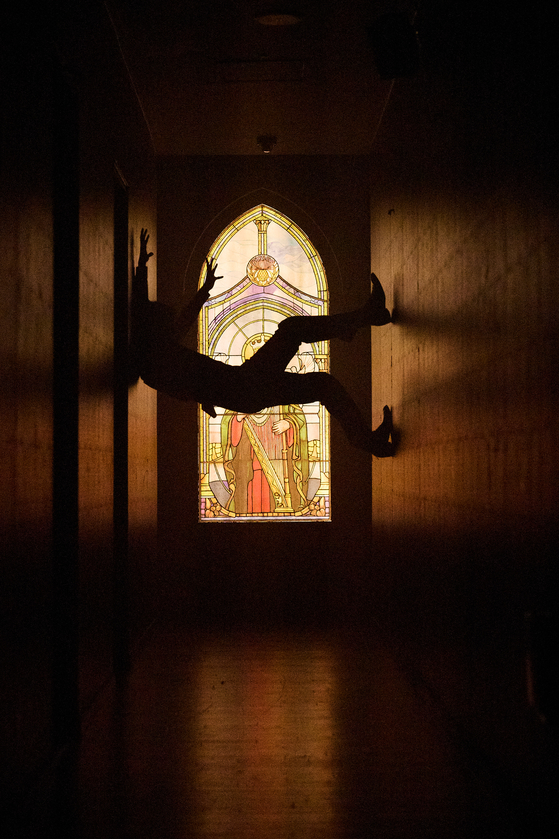 A scene from immersive play ″Sleep No More," which will premiere at The McKithan Hotel, formerly called Daehan Cinema, in Jung District, central Seoul, on Thursday. [MS. JACKSON]