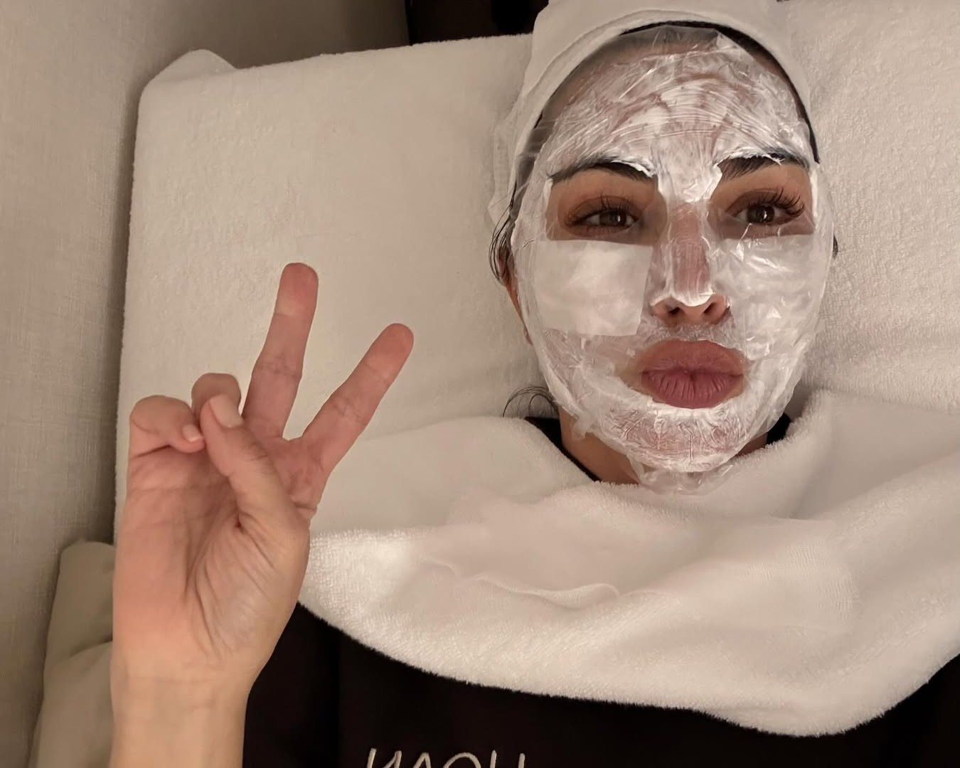 Kim Kardashian offered a glimpse into her recent stay in Korea through a series of photos on Instagram on Aug. 21. [SCREEN CAPTURE]
