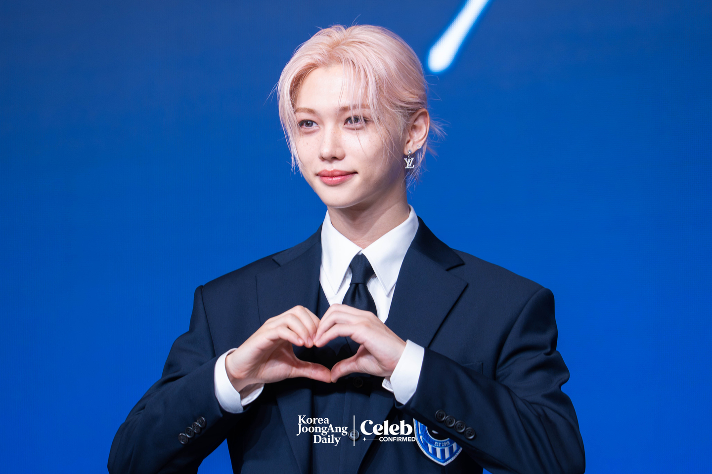 Stray Kids’ Felix poses for photos during a press conference for the release of the band’s fourth full-length album “Karma” at Conrad Seoul in western Seoul on Aug. 22. [DANIELA GONZALEZ PEREZ]