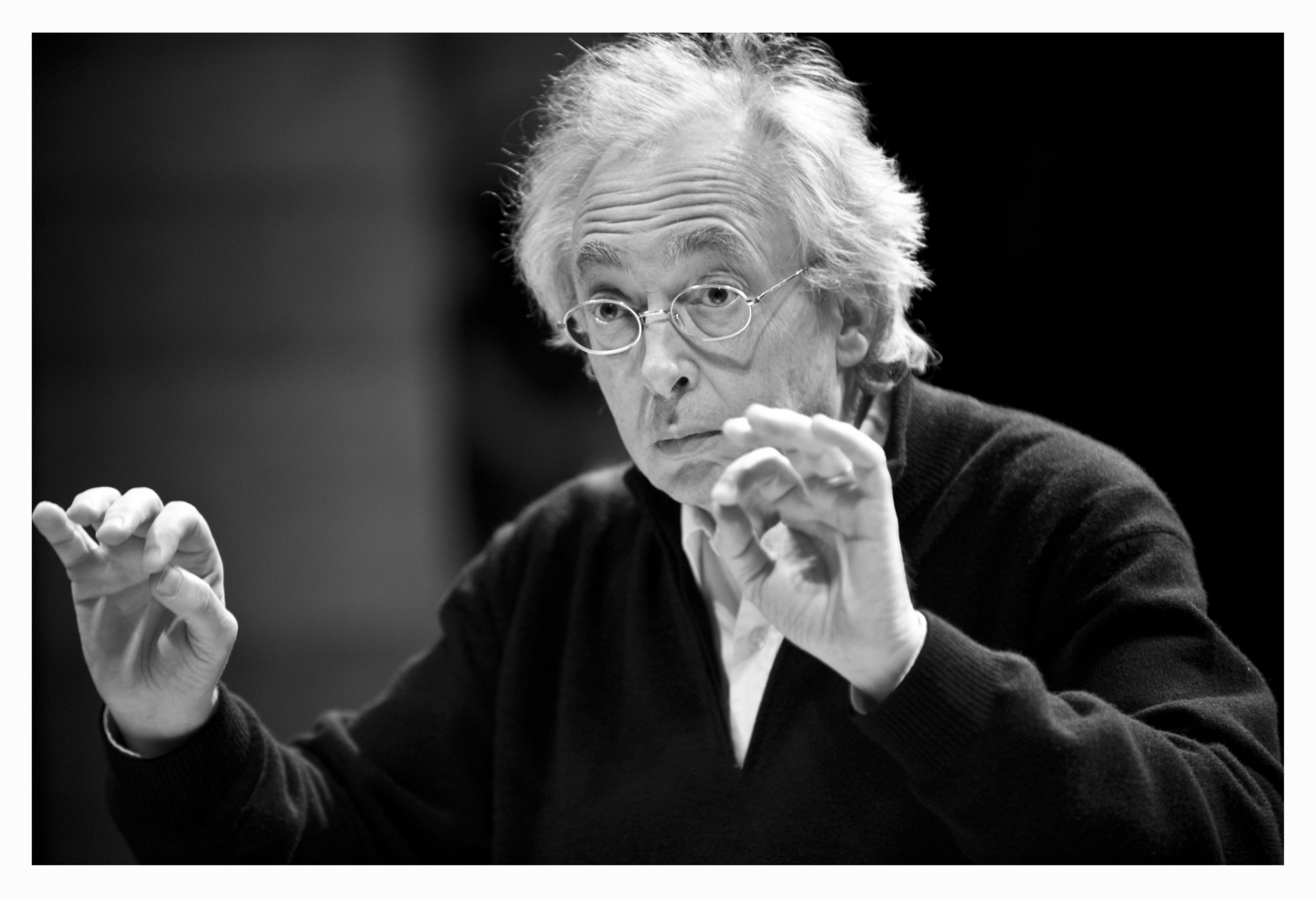 Conductor Philippe Herreweghe will conduct Bach’s final vocal masterpiece, the "Mass in B Minor" next month in Seoul. 