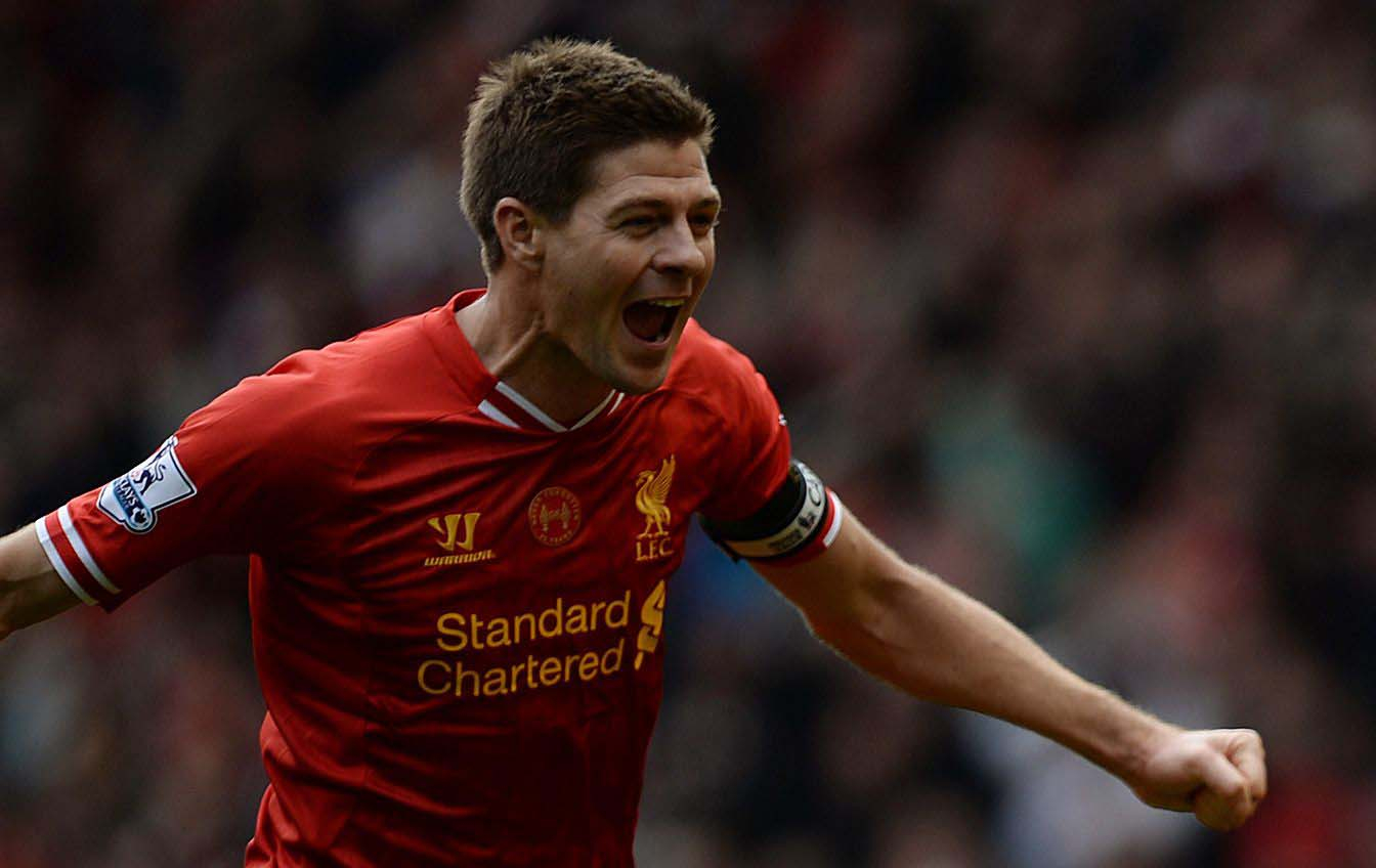 Liverpool captain Steven Gerrad celebrates during a Premier League match against Manchester City at Anfield in Liverpool on April 13, 2014. [REUTERS/YONHAP] 