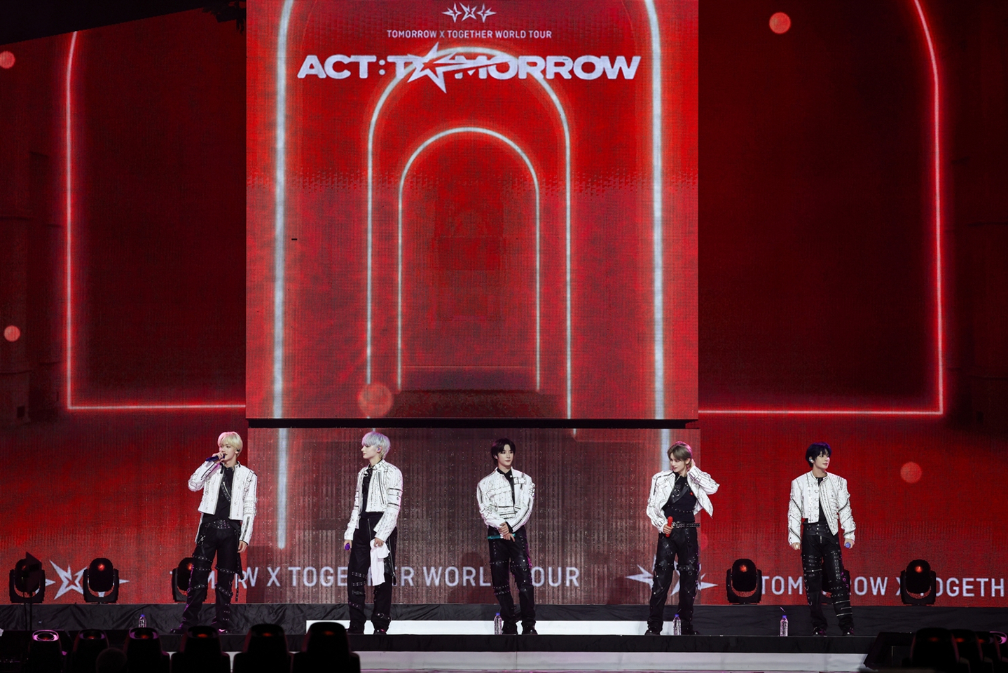 Boy band Tomorrow X Together performs during its fourth world tour, “Act: Tomorrow,” which kicked off with two shows at Gocheok Sky Dome in western Seoul on Aug. 22 and 23. [BIGHIT MUSIC]