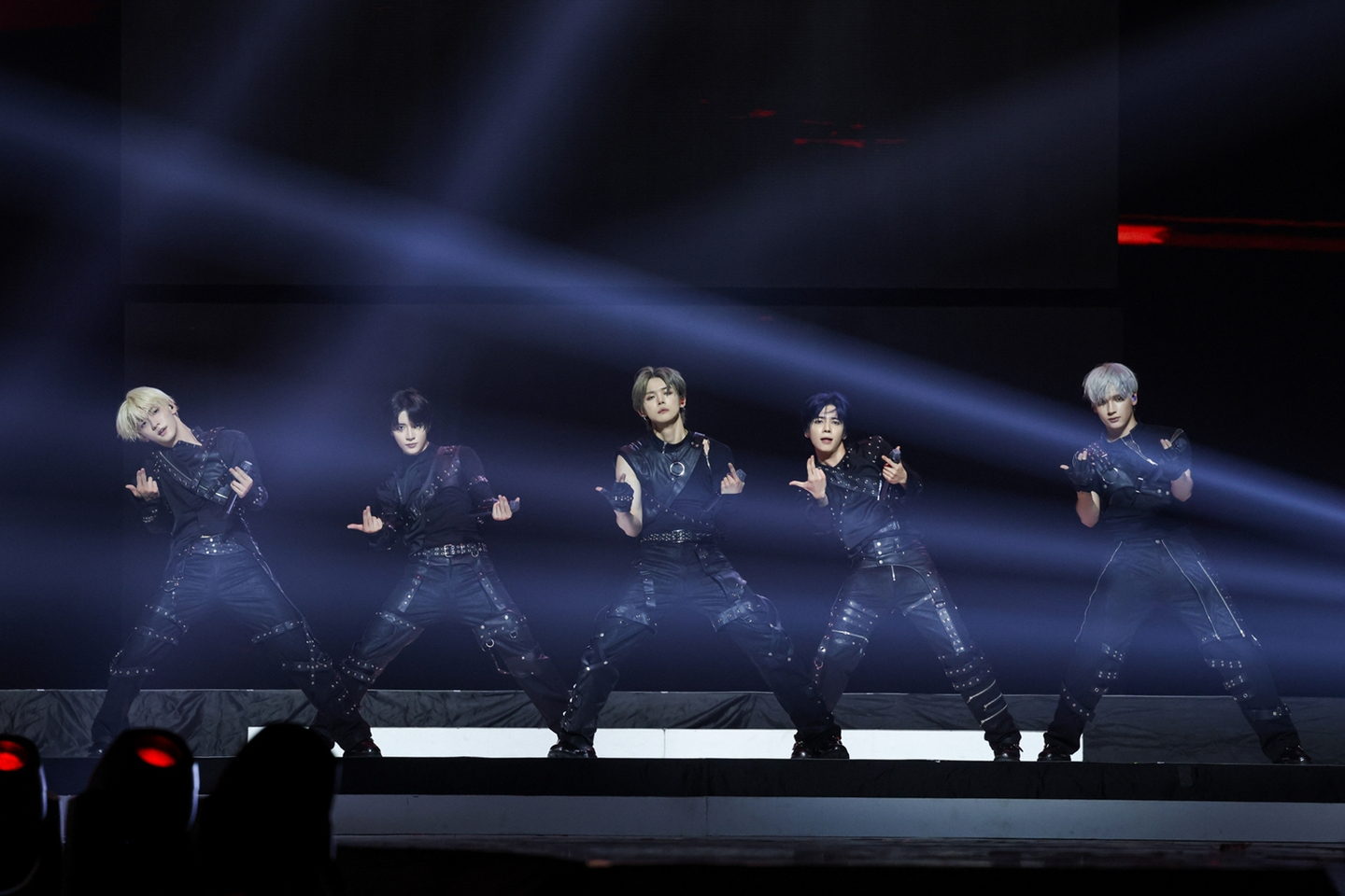 Boy band Tomorrow X Together performs during its fourth world tour, “Act: Tomorrow,” which kicked off with two shows at Gocheok Sky Dome in western Seoul on Aug. 22 and 23. [BIGHIT MUSIC]
