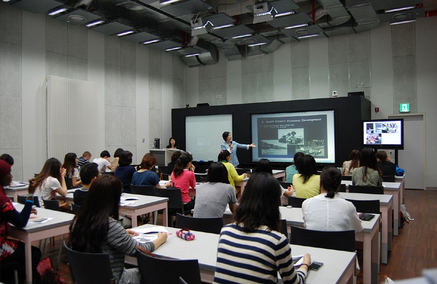 Students are in a class under Korea Foundation's e-school program [KOREA FOUNDATION]