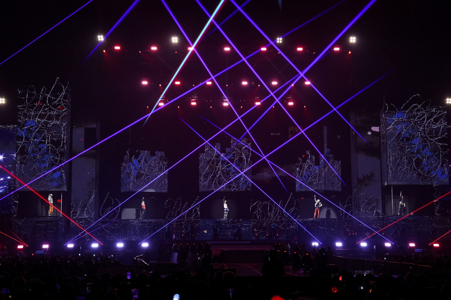 Boy band Tomorrow X Together performs during its fourth world tour, “Act: Tomorrow,” which kicked off with two shows at Gocheok Sky Dome in western Seoul on Aug. 22 and 23. [BIGHIT MUSIC]