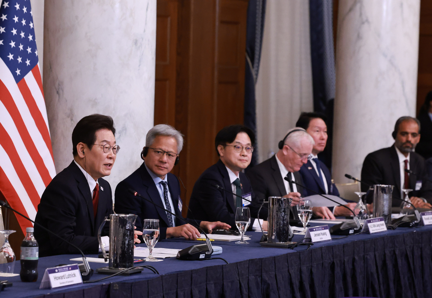 President Lee Jae Myung delivers a keynote speech at the Korea-U.S. business roundtable at the Willard Hotel in Washington on Aug. 25. [YONHAP]