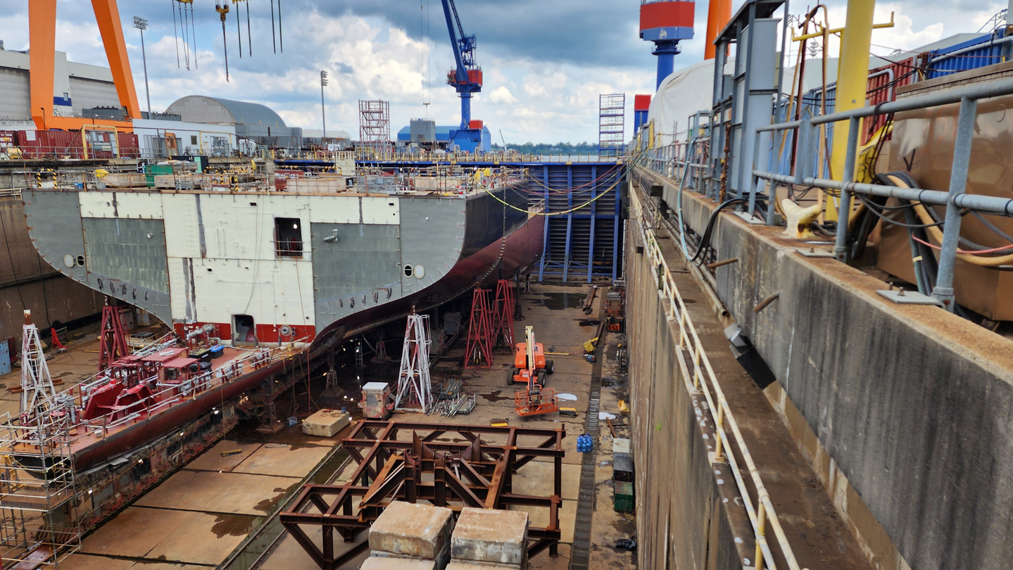 A ship commissioned by the U.S. government is under construction at the Hanwha Philly Shipyard in Philadelphia on July 16. [JOONGANG ILBO]
