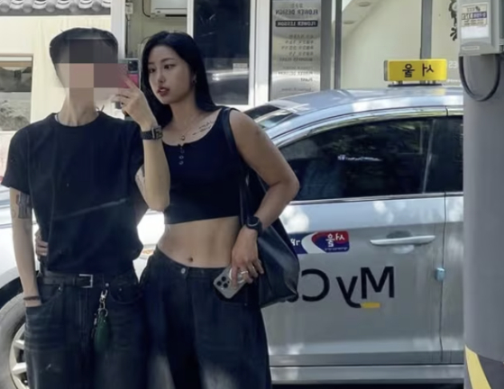 A photo of model and marathon runner Kwak Sun-hee and her partner [SCREEN CAPTURE]