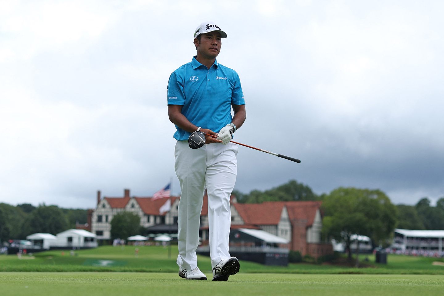 Hideki Matsuyama walks off the eighth tee during the third round of the Tour Championship 2025 at East Lake Golf Club in Atlanta, Georgia on Aug. 23.  [AFP/YONHAP]