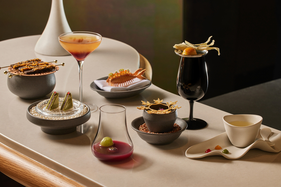 H. Bar’s cocktails and finger foods as part of an eight-cocktail course [FOUR SEASONS HOTEL SEOUL]