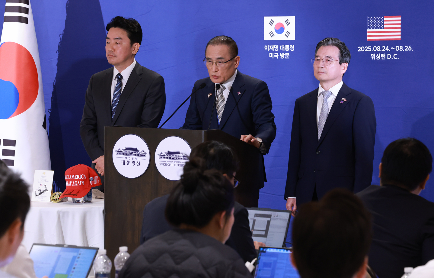 National Security Adviser Wi Sung-lac, center, speaks on the results of the Korea-U.S. summit in a joint press conference alongside Kim Yong-beom, presidential chief of staff for policy, right, and Kang Hoon-sik, presidential chief of staff, in Washington on Aug. 25. [YONHAP]