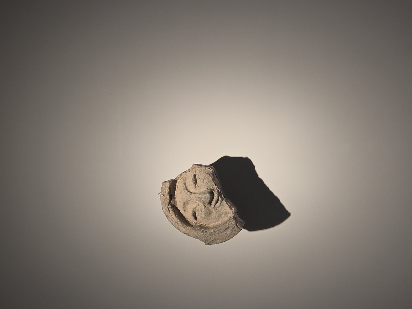 Roof-end Tile with Human Face [JIN EUN-SOO]