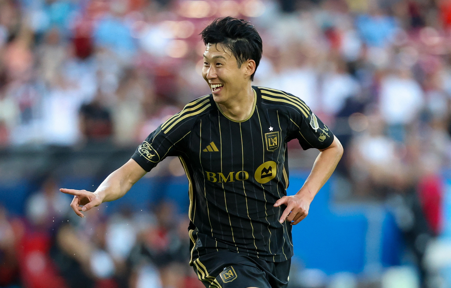 Los Angeles FC forward Son Heung-Min (7) reacts after scoring a goal on a free kick during the first half against FC Dallas at Toyota Stadium in Frisco, Texas, on Aug 23. [REUTERS/YONHAP]