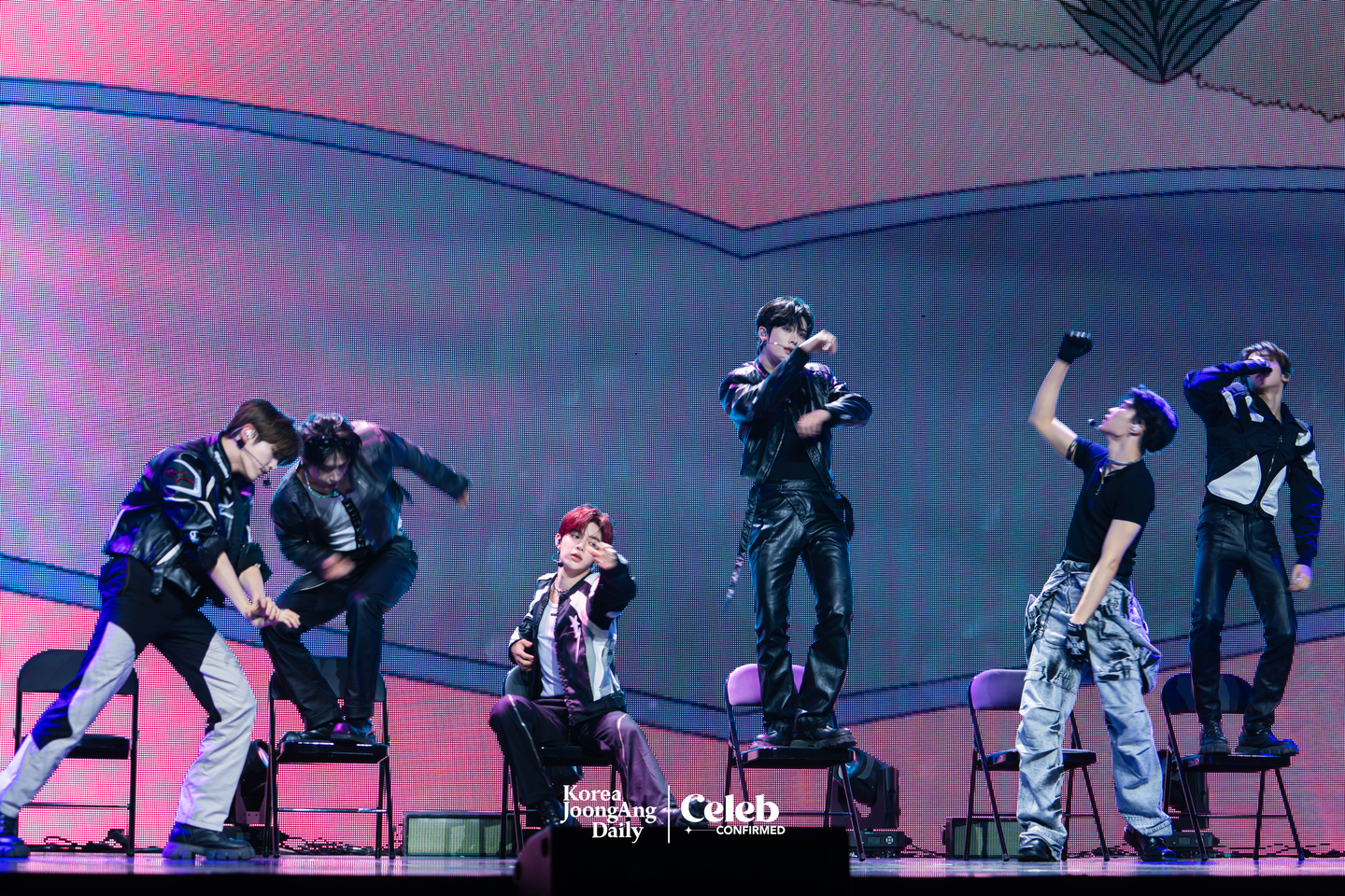 Boy band ZeroBaseOne performs B-side track “Lovesick Game” during a showcase for the release of its first full-length album, “Never Say Never,” at the Blue Square in central Seoul on Sept 1. [DANIELA GONZALEZ PEREZ]