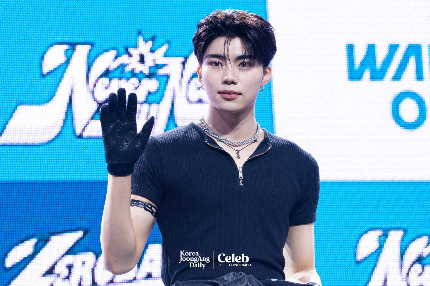 ZeroBaseOne’s Park Gun-wook poses for photos during a showcase for the release of the band’s first full-length album, “Never Say Never,” at the Blue Square in central Seoul on Sept 1. [DANIELA GONZALEZ PEREZ]