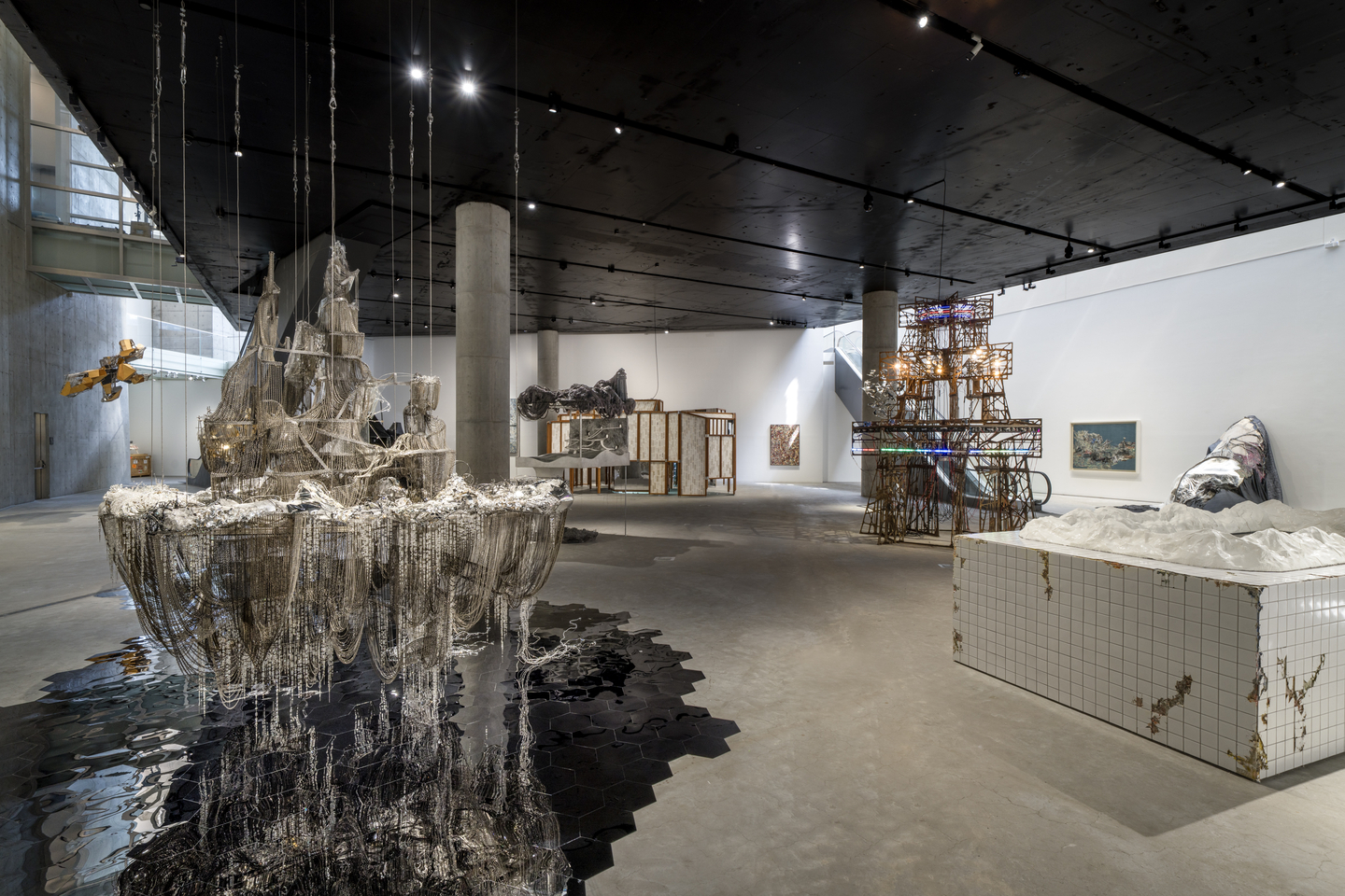 A scene from the ″Lee Bul: From 1998 to Now″ exhibit [LEEUM MUSEUM OF ART]