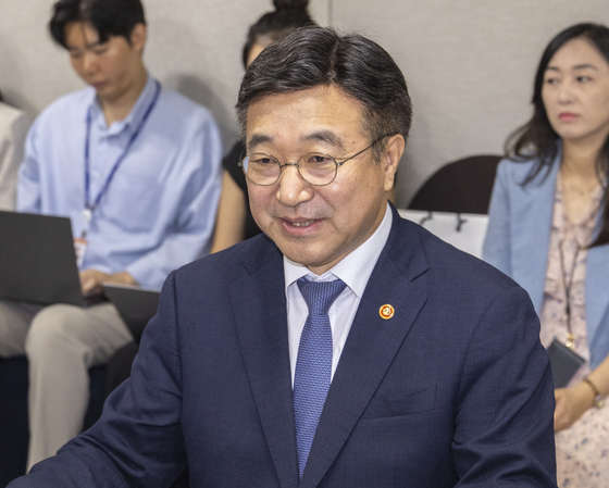 Interior and Safety Minister Yoon Ho-jung delivers opening remarks to lawmakers during a party-government meeting with the National Assembly’s Interior and Safety Committee at the National Assembly in western Seoul on Sept. 2. [YONHAP] 