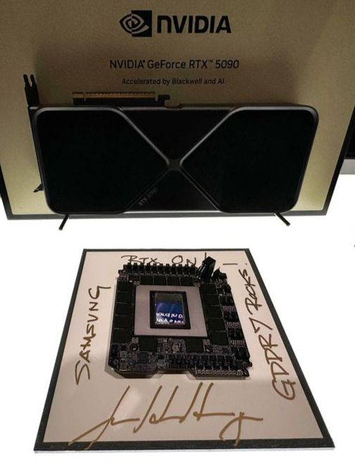 Nvidia CEO's autograph on Samsung Electronics's GDDR7 graphics memory at Samsung's booth on the fourth day of Nvidia's annual software developer conference in San Jose, California, on March 20. [YONHAP]