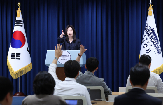 Presidential spokesperson Kang Yu-jung gives a press briefing on President Lee Jae Myung's trip to New York to attend the UN General Assembly later this month at the Yongsan presidential office in central Seoul on Sept. 2. [JOINT PRESS CORPS]