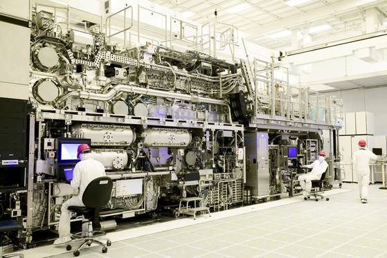 ASML's High-NA EUV lithography machine [REUTERS]