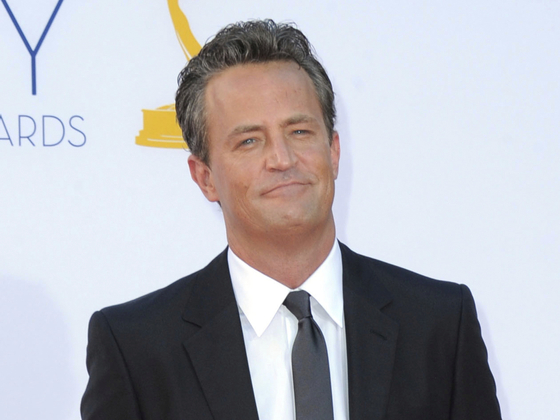 Actor Matthew Perry arrives at the 64th Primetime Emmy Awards in Los Angeles on Sept. 23, 2012. [AP/YONHAP]
