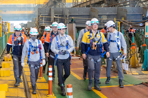 HD Hyundai Executive Vice Chairman Chung Ki-sun and workers inspect major production facilities and high-risk work sites at HD Hyundai Samho's dockyard in Yeongam County, South Jeolla, on Aug. 4. [HD HYUNDAI]