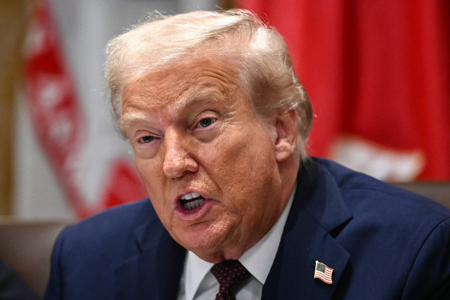 U.S. President Donald Trump speaks during a cabinet meeting in the Cabinet Room of the White House in Washington on Aug. 26. [AFP/YONHAP]