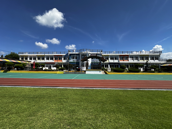 Changcheon Elementary School in Jeju [CHOI CHOONG-IL] 