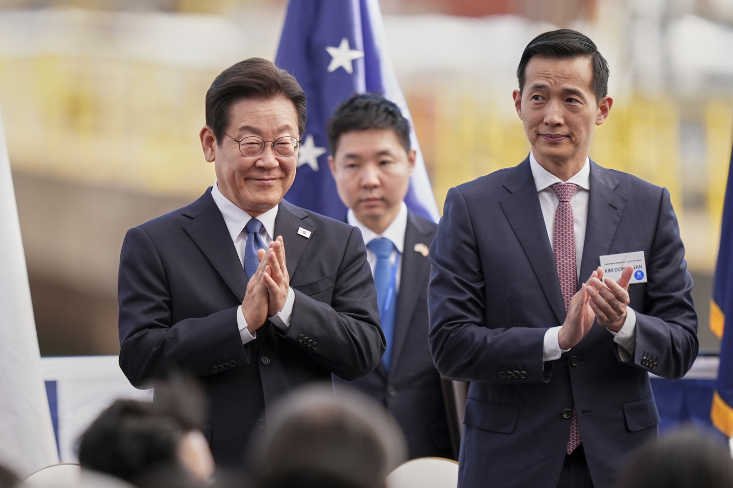 President Lee Jae Myung, left, arrives at the Hanwha Philly Shipyard for a cristening ceremony in Philadelphia, Pennsylvania on Aug. 26. [AP/YONHAP]