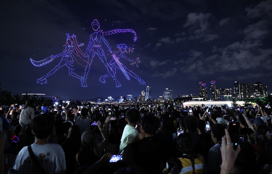 HUNTR/X from Netflix's hit animated film "KPop Demon Hunters" appear in Seoul's night sky as part of the city's "2025 Hangang Drone Light Show" which took place at Ttukseom Hangang Park in easter Seoul on Sept. 7. [NEWS1]