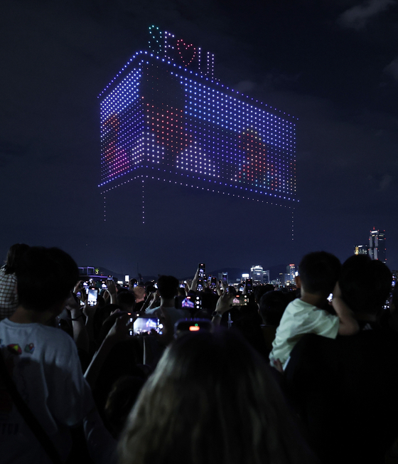 Saja Boys from Netflix's animated film "KPop Demon Hunters" appears in the night sky during the “2025 Hangang Drone Light Show” at Ttukseom Hangang Park in eastern Seoul on Sept. 7. [NEWS1]