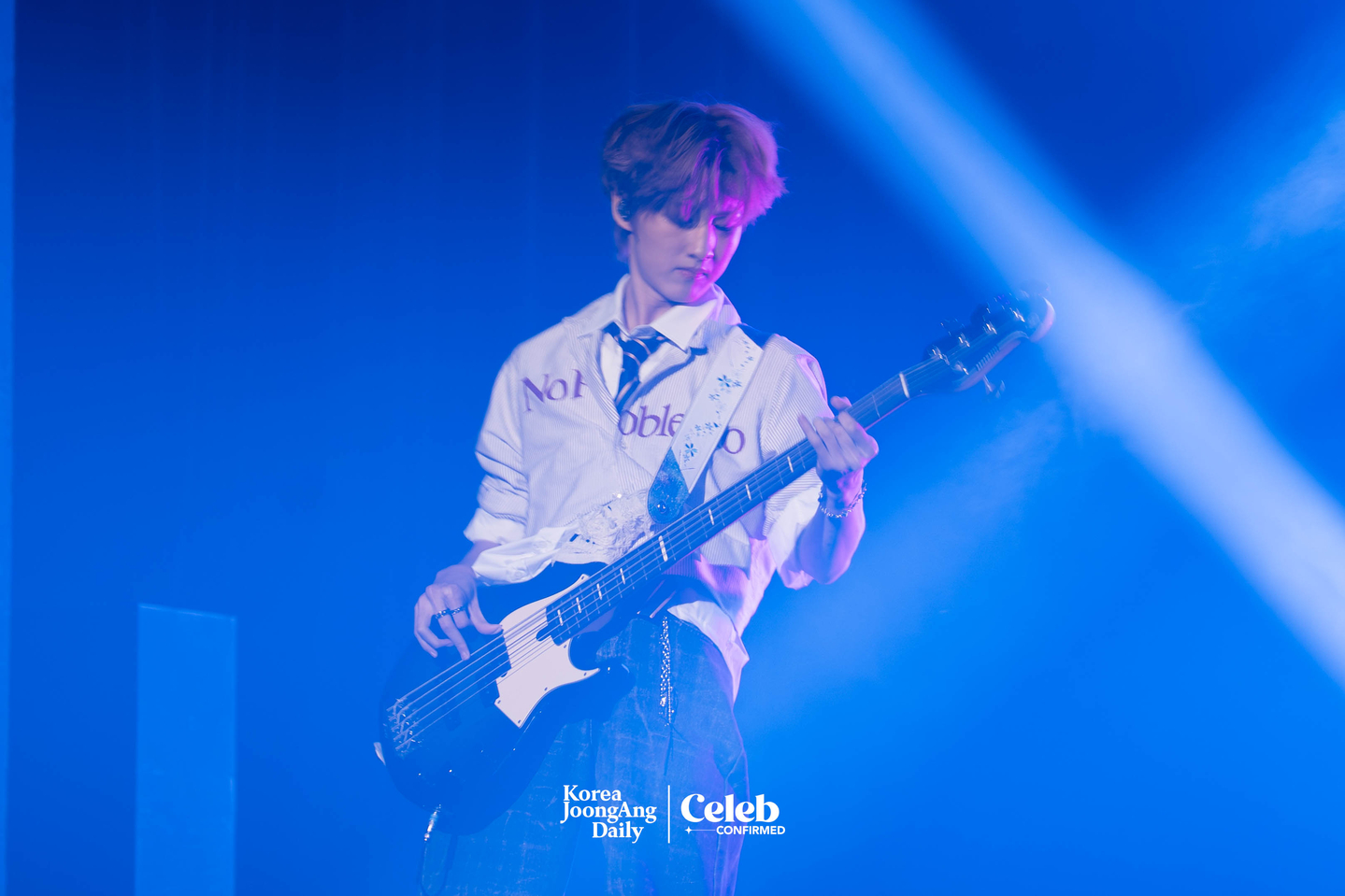 Rock band AxMxP performs lead track “I Did It” during a showcase for the release of its first full-length album, “AxMxP,” at Olympic Hall in southern Seoul on Sept 10. [DANIELA GONZALEZ PEREZ]