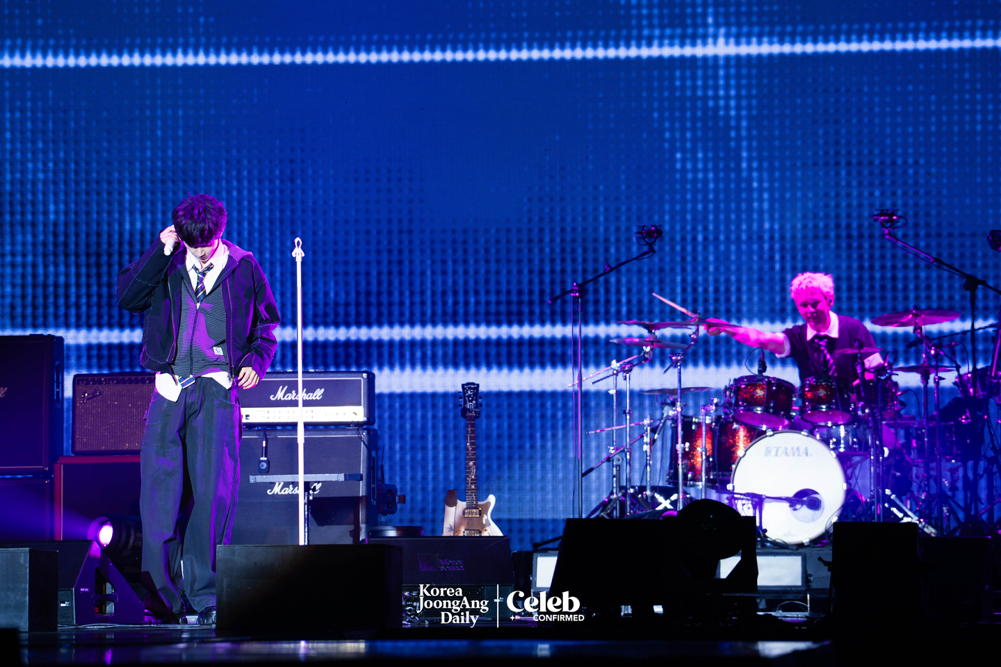 Rock band AxMxP performs lead track “I Did It” during a showcase for the release of its first full-length album, “AxMxP,” at Olympic Hall in southern Seoul on Sept 10. [DANIELA GONZALEZ PEREZ]