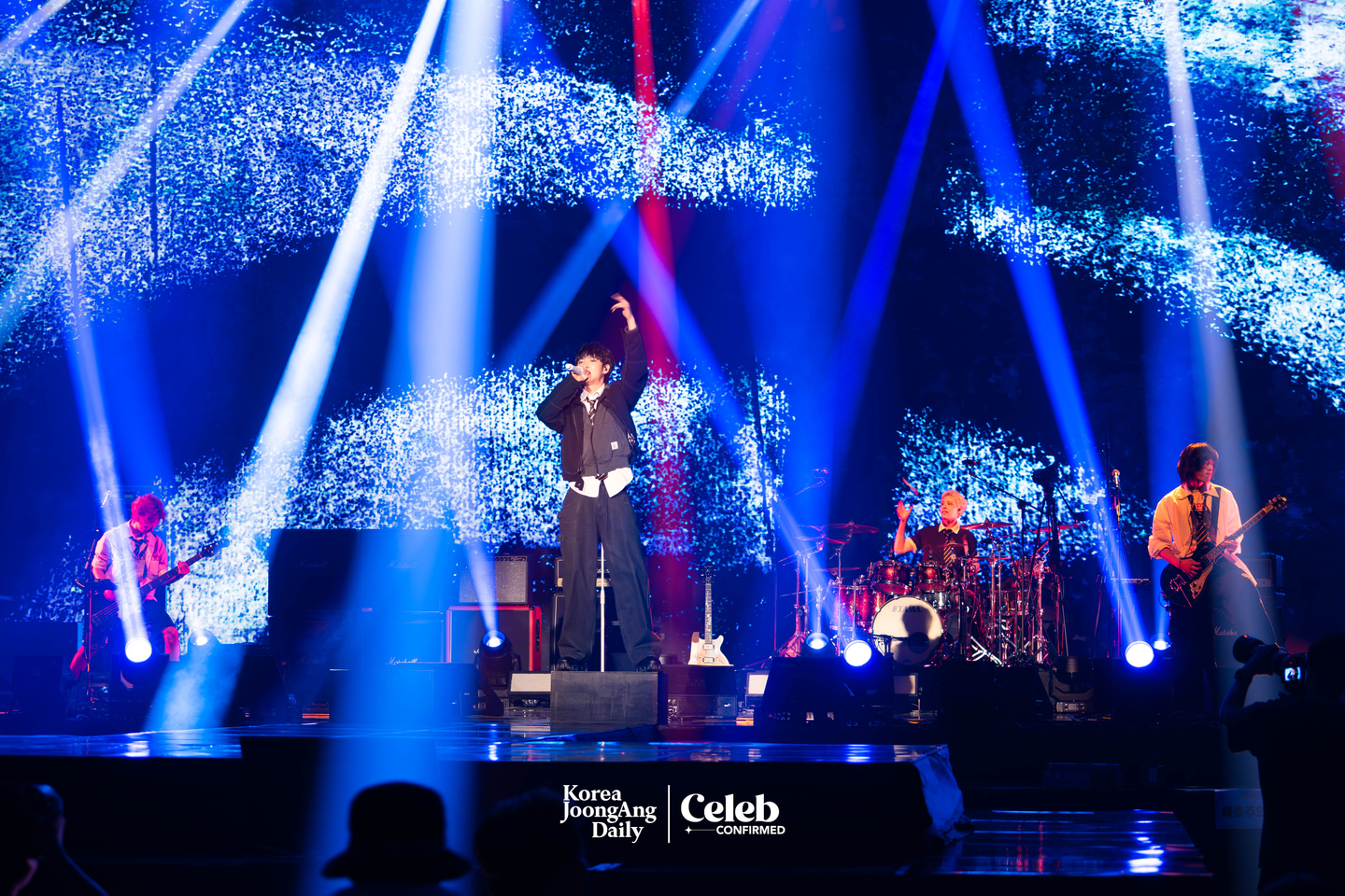 Rock band AxMxP performs lead track “I Did It” during a showcase for the release of its first full-length album, “AxMxP,” at Olympic Hall in southern Seoul on Sept 10. [DANIELA GONZALEZ PEREZ]
