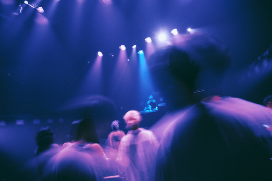 Sejong Center hosted a techno performance curated and directed by techno collective vurt. and audio-visual artist group eobchae on Sept. 5 and 6 at Sejong S Theater in central Seoul, as part of its Sync Next series. [KIM SHIN-JOONG/SEJONG CENTER]