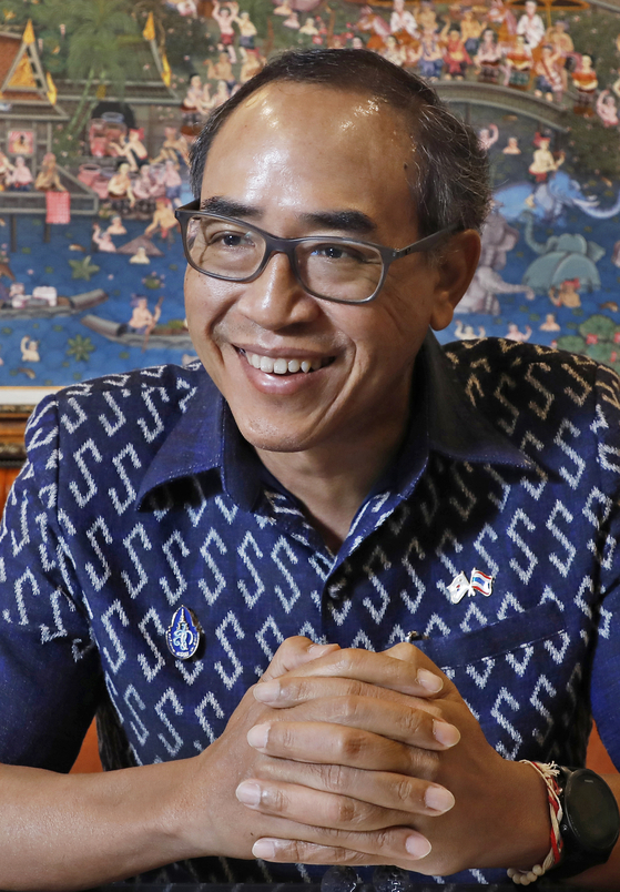 Thai Ambassador to Korea Tanee Sangrat speaks during an interview with the Korea JoongAng Daily at a Thai restaurant in Mapo District, western Seoul, on Aug. 25. [PARK SANG-MOON]