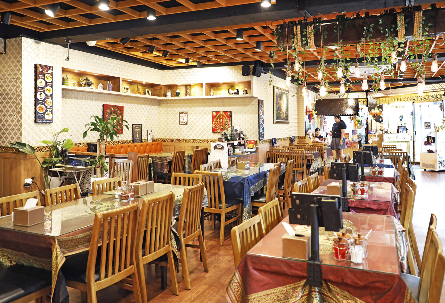 The interior of Thai restaurant Zaab E Lee [PARK SANG-MOON]