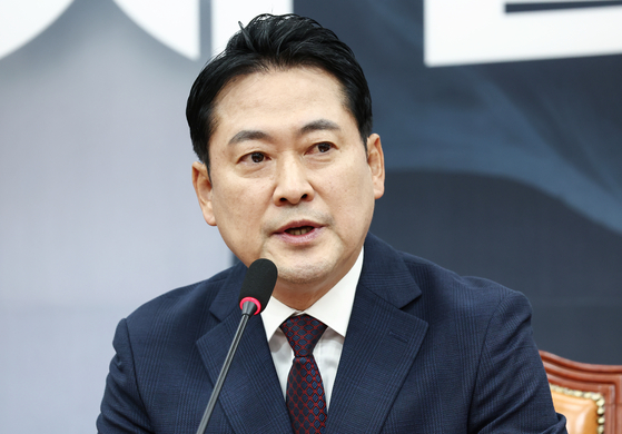 People Power Party leader Jang Dong-hyuk speaks during a press conference on Sept. 11. [NEWS1] 