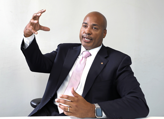 Hanwha Defense USA President and CEO Mike Smith speaks during an interview with the Korea JoongAng Daily at the Hanwha Building in central Seoul. [PARK SANG-MOON]