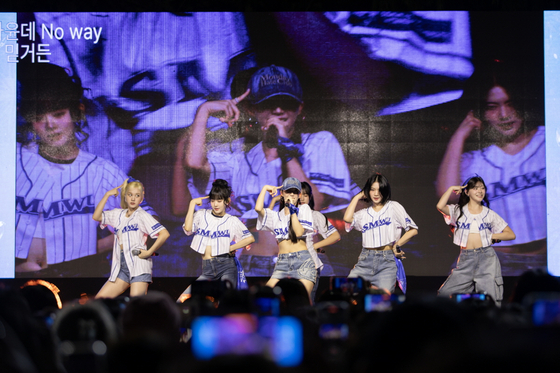 Girl group STAYC performs at Sookmyung Women's University's fall festival, held on Sept. 24 and 25, 2024. [SOOKMYUNG WOMEN'S UNIVERSITY]