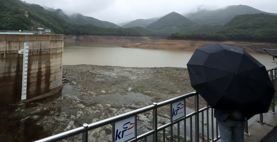 The water level at Gangneung ctiy's main water source, Obong Reservoir, is seen slightly elevated after rain on Sept. 13 in Gangwon. [YONHAP]