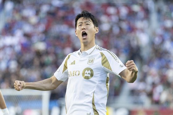 Los Angeles FC forward Son Heung-min celebrates scoring during an MLS match against the San Jose Earthquakes at Levi's Stadium in Santa Clara, California on Sept. 13. [REUTERS/YONHAP]