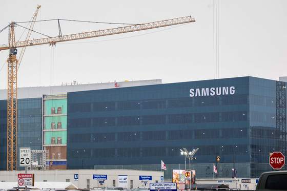 A general view of Samsung Electronics' chip plant in Taylor, Texas, where the Korean company invested $37 billion for a foundry business for Tesla. [AFP/YONHAP]