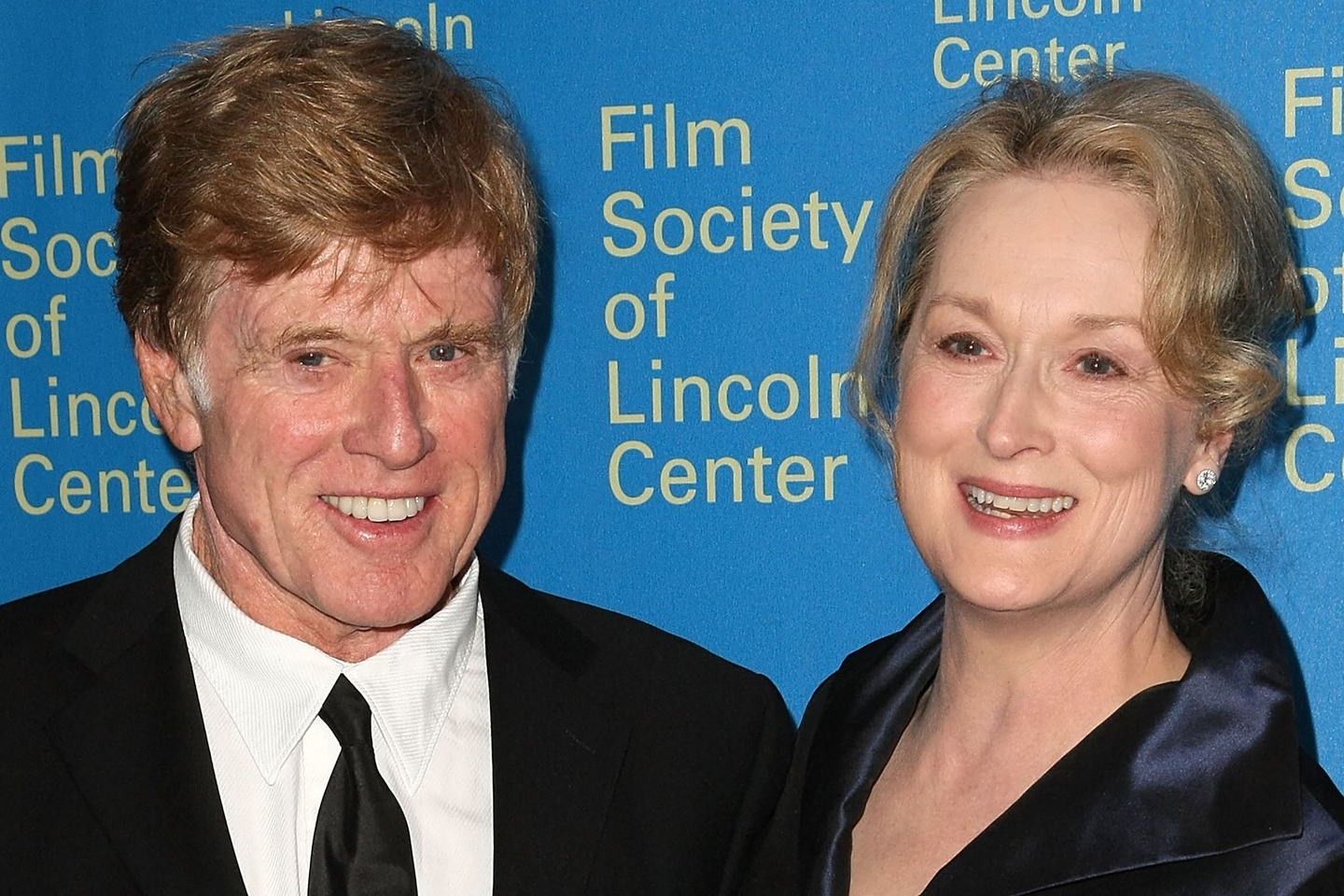 This photo taken on April 14, 2008, shows actors Robert Redford and Meryl Streep attending the Film Society of Lincoln Center 35th Gala Tribute to Meryl Streep in New York City. [AFP/YONHAP]