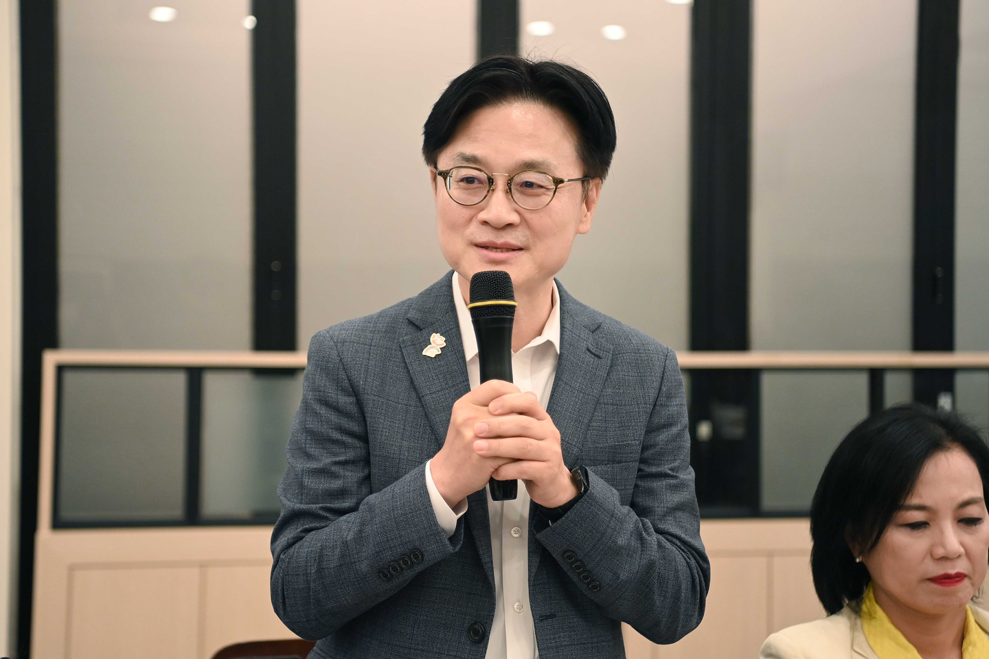 Industry Minister Kim Jong-kwan speaks during a press conference in Sejong on Sept. 16. [MINISTRY OF TRADE, INDUSTRY AND ENERGY]