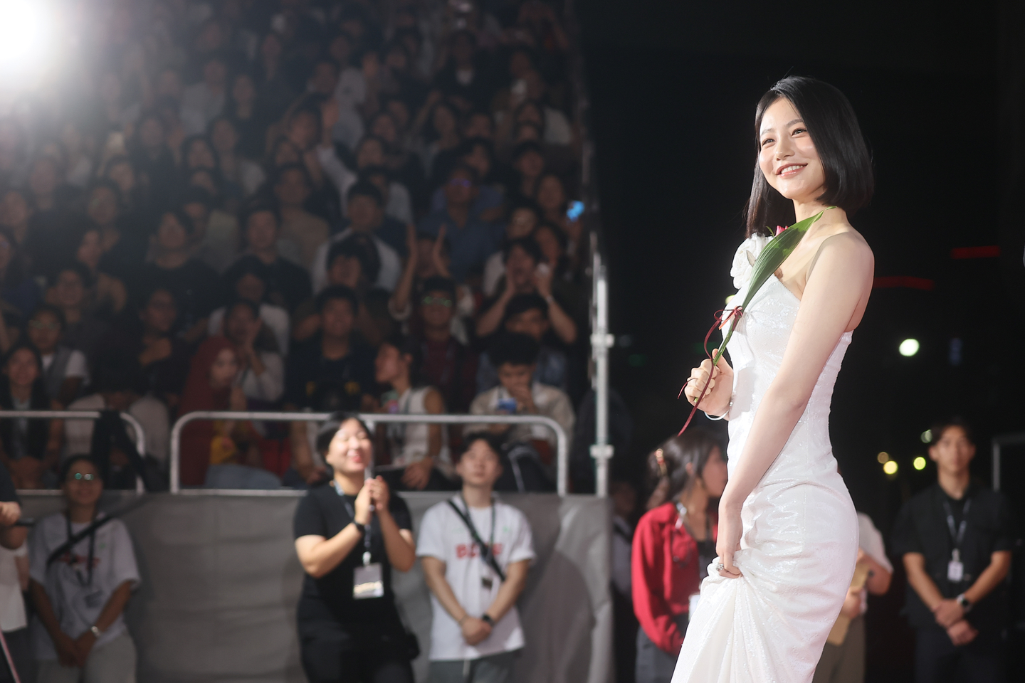 Actor Shin Ye-eun poses for the red carpet at the opening ceremony of the Busan International Film Festival at the Busan Cinema Center in Haeundae District, Busan, on Sept. 17. [YONHAP] 