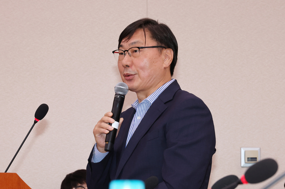 Lee Hwa-young, former vice governor for Gyeonggi, answers lawmakers’ questions after appearing as a witness at a parliamentary audit of the Legislation and Judiciary Committee at the National Assembly in Seoul on Oct. 25, 2024. [YONHAP]