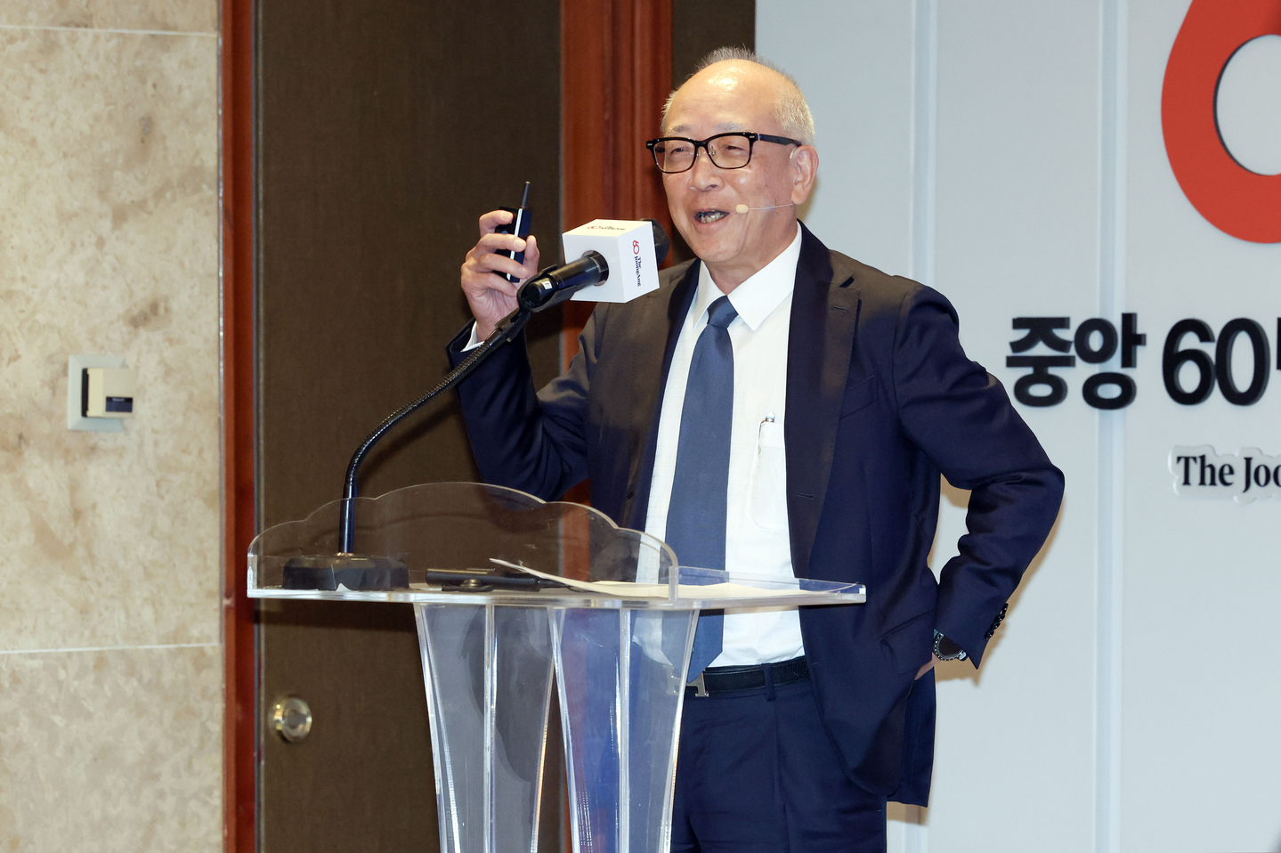 Hiroyuki Watanabe, executive vice president and chief digital innovation officer of Nikkei, speaks at the the JoongAng 60th Anniversary Global Media Conference held at Lotte Hotel in central Seoul on Wednesday. [JOONGANG ILBO]