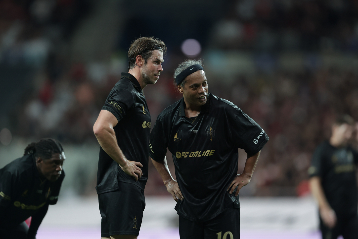 Gareth Bale and Ronaldinho during the 2025 Icons Match [NEXON]