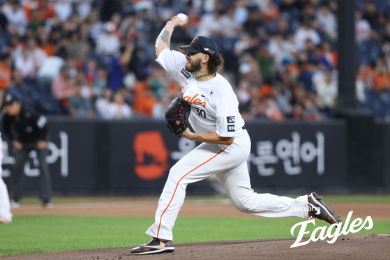 Hanwha Eagles pitcher Cody Ponce pitches during a KBO game against the NC Dinos at Daejeon Hanwha Life Ballpark in Daejeon on Sept. 3. [YONHAP] 